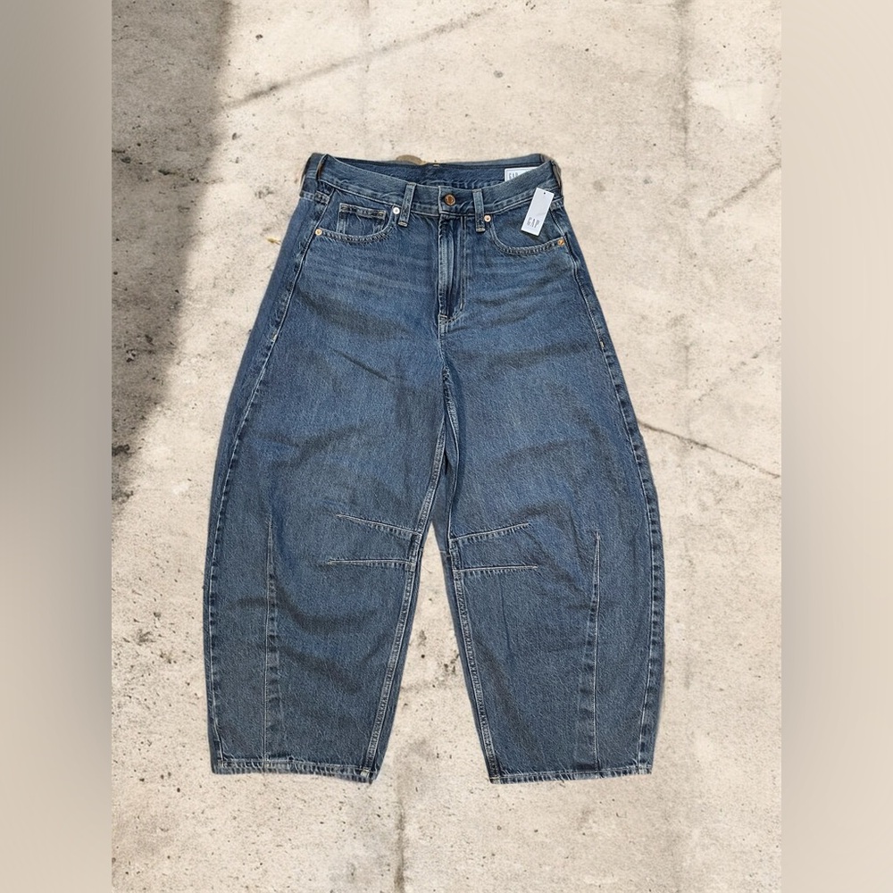 Gap High Rise Barrel Horseshoe Jeans • NWT